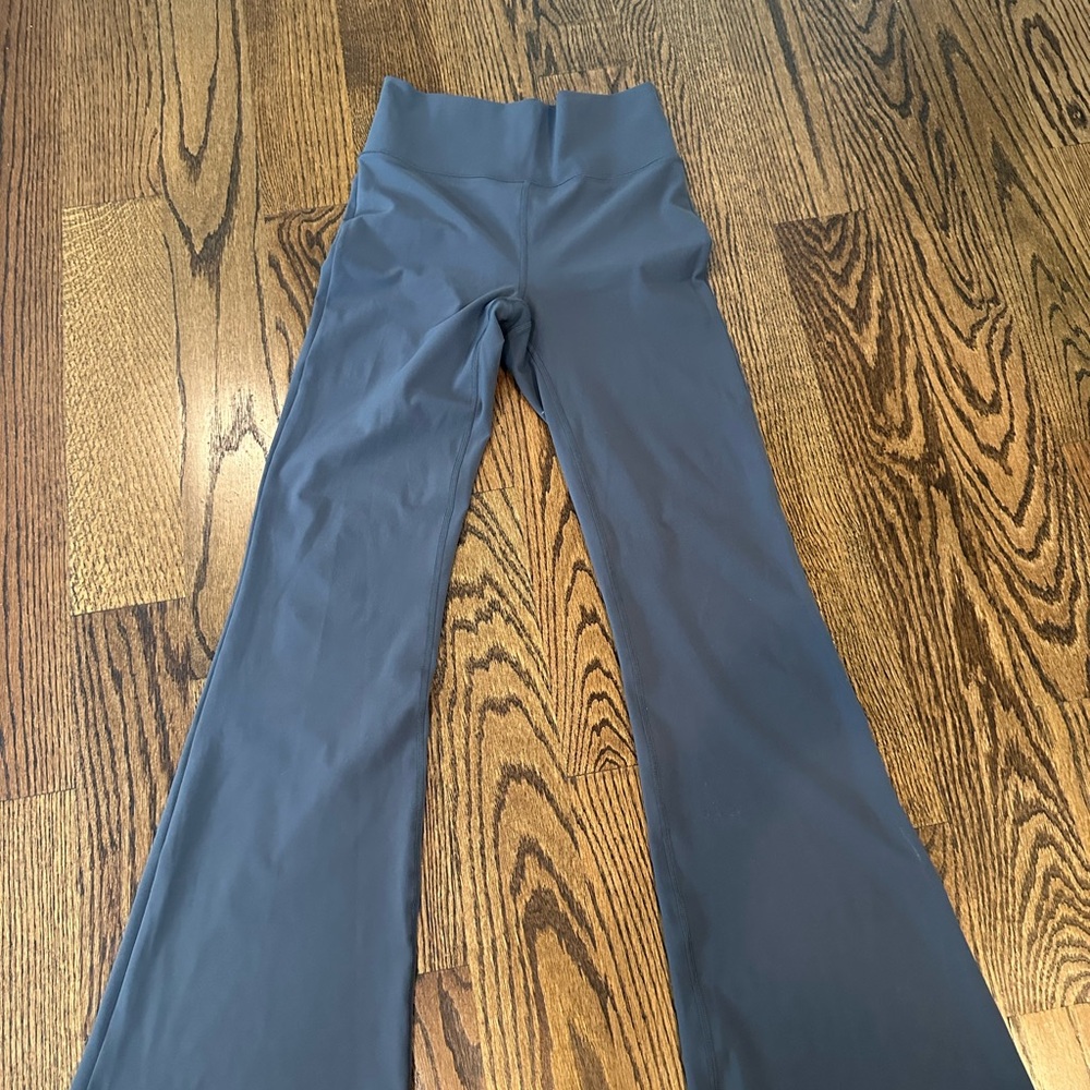 Vuori flare leggings size small